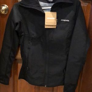 Patagonia women’s dual aspect hoody new with tags